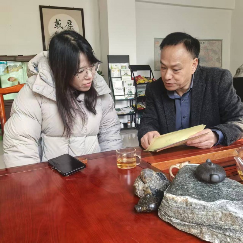 M. Cao de Zhejiang a visité la usine de nourriture de Baosheng pour une visite d'inspection
